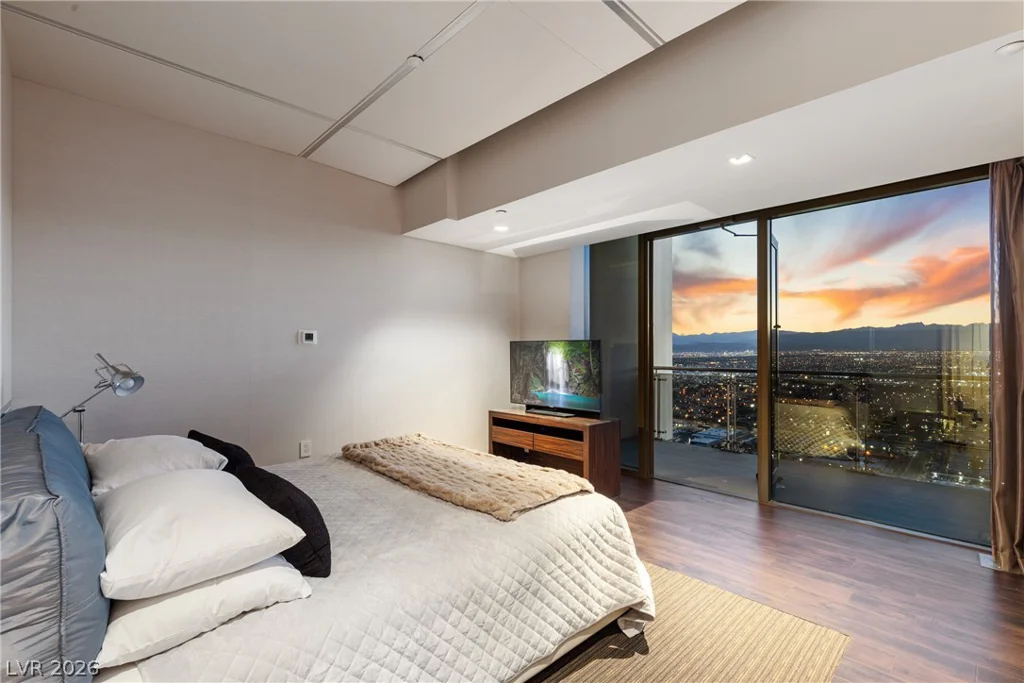 4381 Flamingo, Las Vegas, NV 89103
