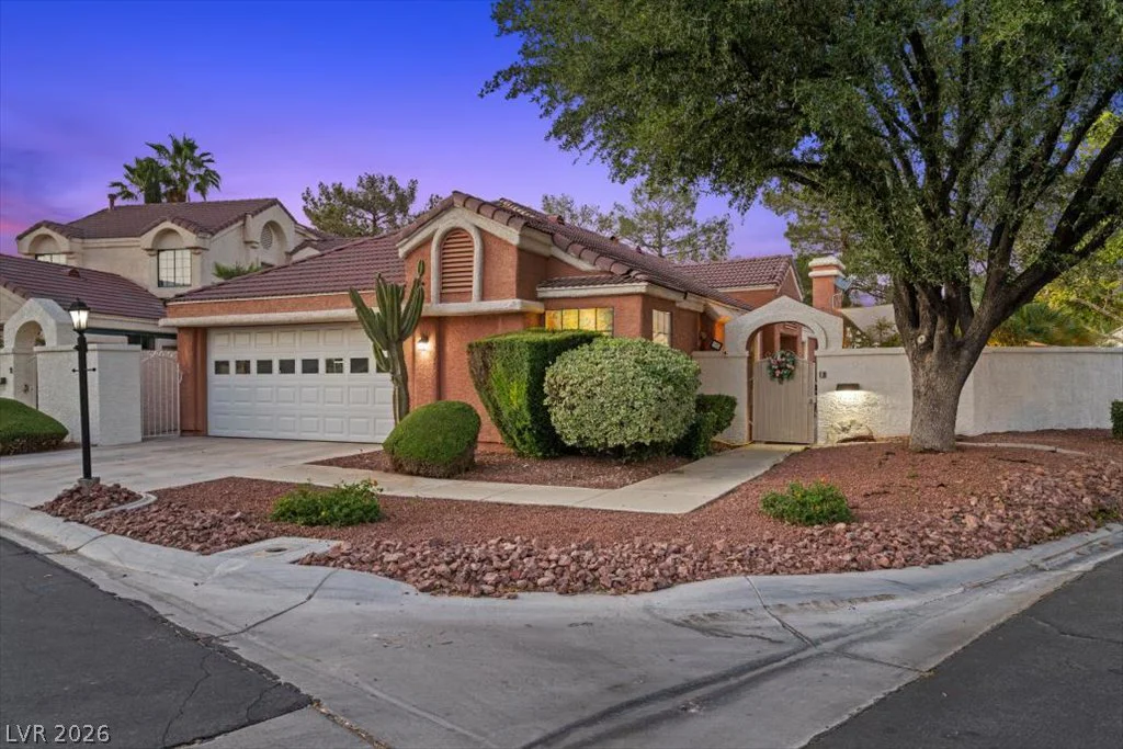 7252 Drifting River, Las Vegas, NV 89149