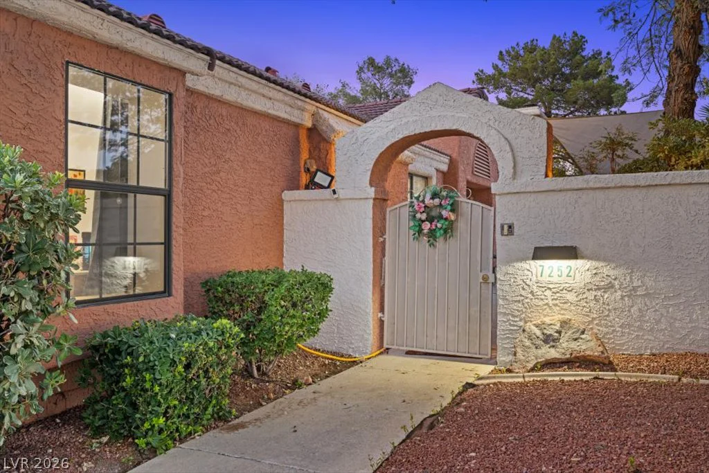 7252 Drifting River, Las Vegas, NV 89149