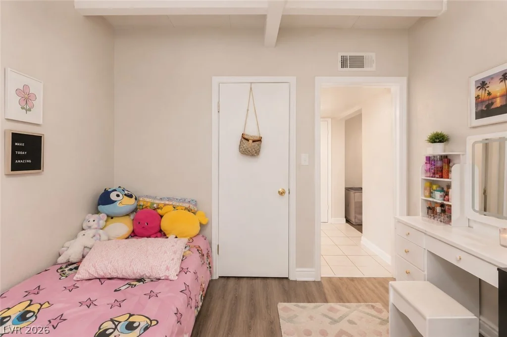 2104 White, North Las Vegas, NV 89030