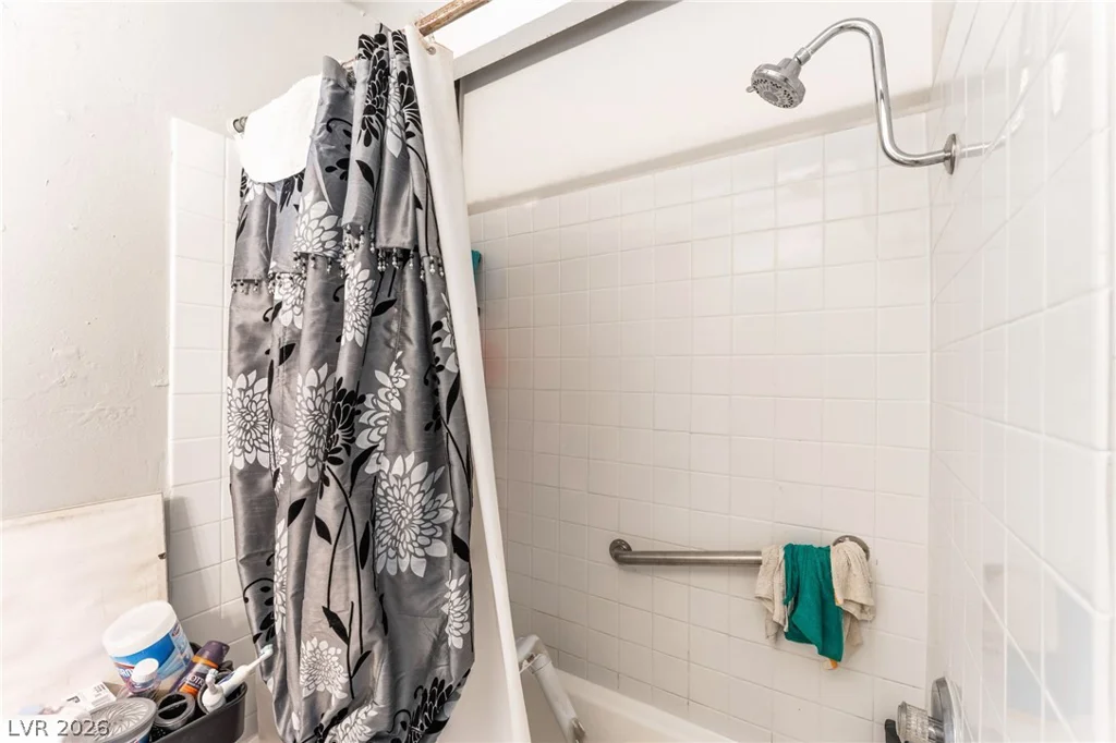 2104 White, North Las Vegas, NV 89030