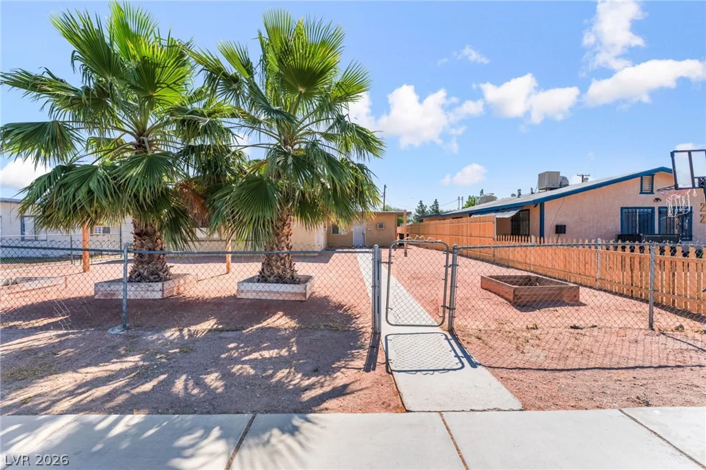 2104 White, North Las Vegas, NV 89030