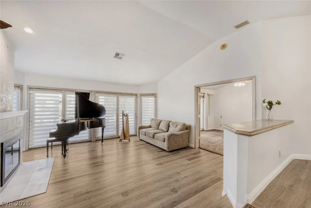 7363 Mission Hills, Las Vegas, NV 89113