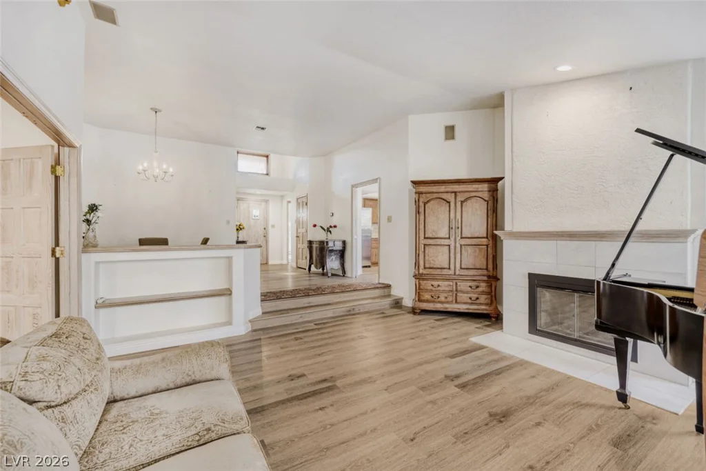 7363 Mission Hills, Las Vegas, NV 89113