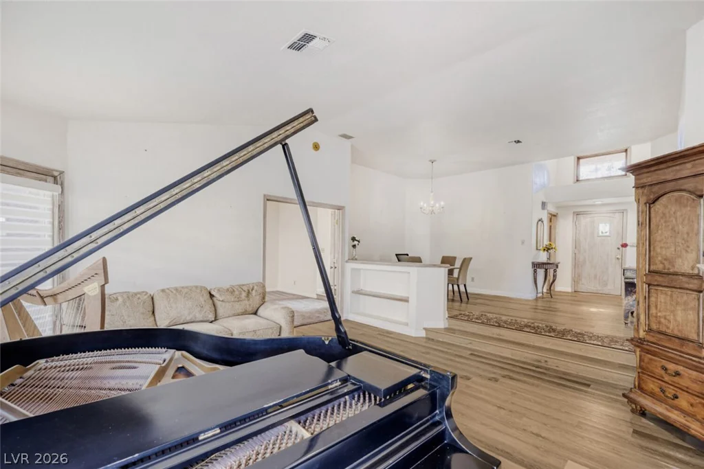 7363 Mission Hills, Las Vegas, NV 89113