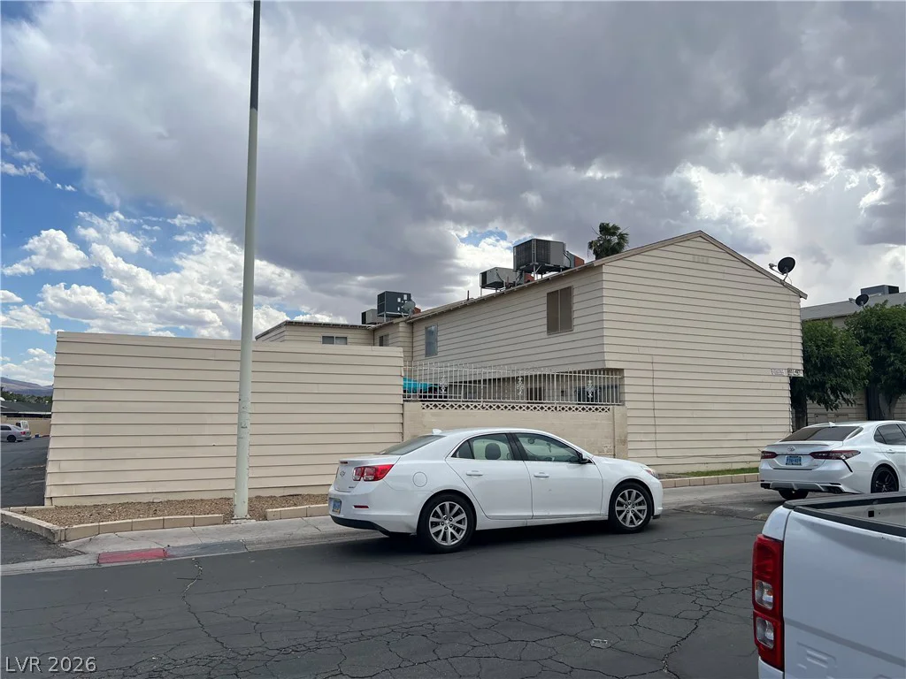 4651 Mill Valley, Las Vegas, NV 89120