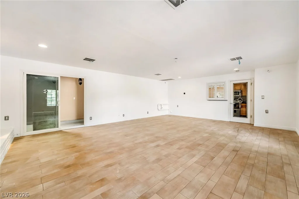 6675 Five Pennies, Las Vegas, NV 89120