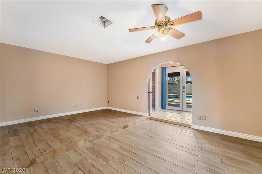 6675 Five Pennies, Las Vegas, NV 89120