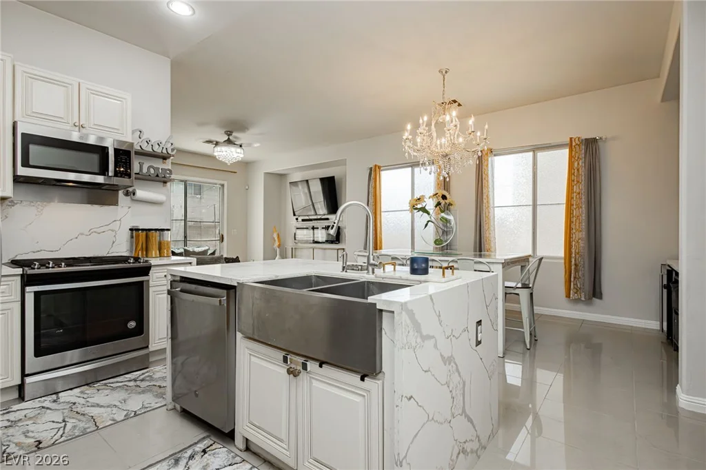 2632 Rainbow Glow, North Las Vegas, NV 89030