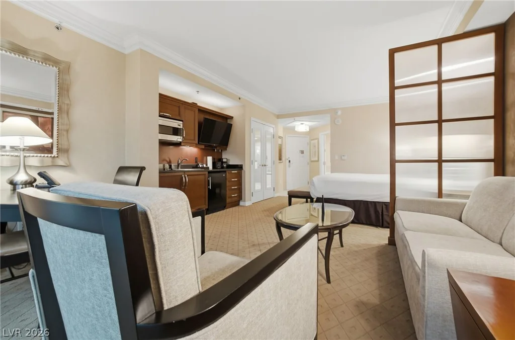 145 Harmon, Las Vegas, NV 89109