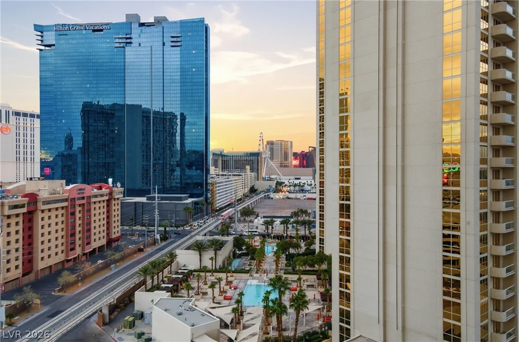 145 Harmon, Las Vegas, NV 89109