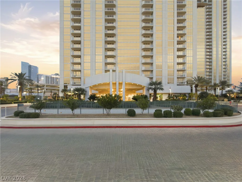145 Harmon, Las Vegas, NV 89109