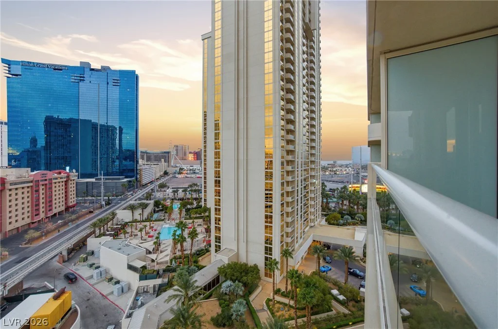 145 Harmon, Las Vegas, NV 89109
