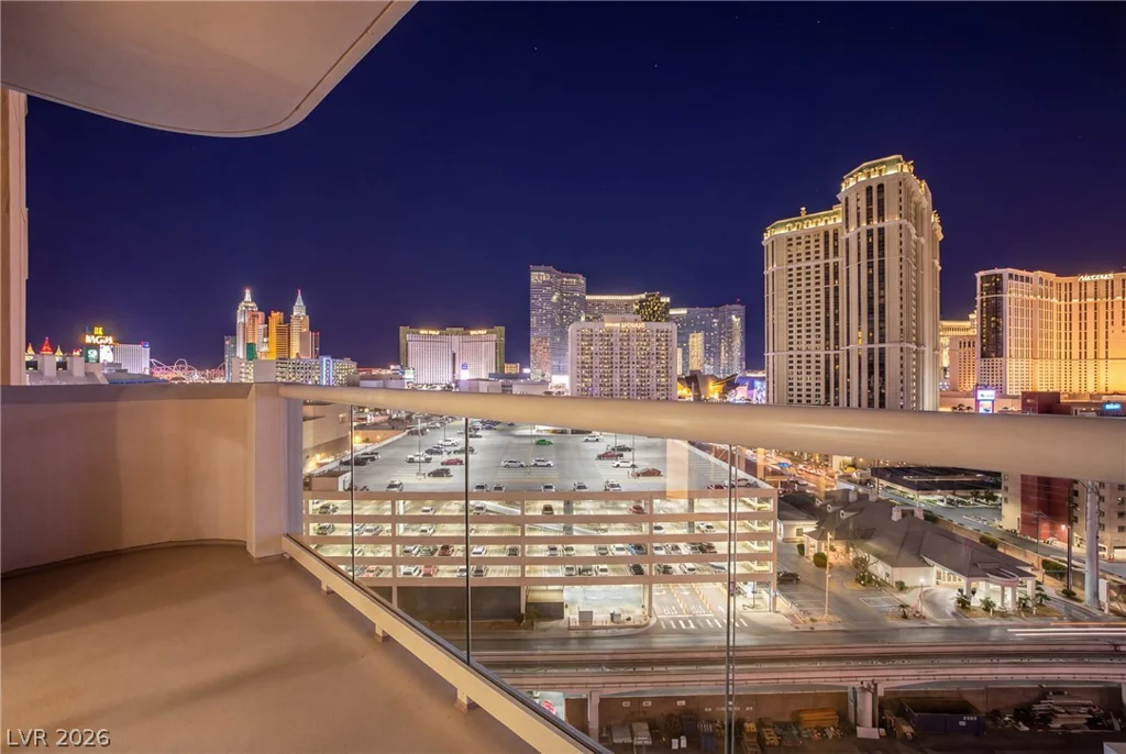 145 Harmon, Las Vegas, NV 89109