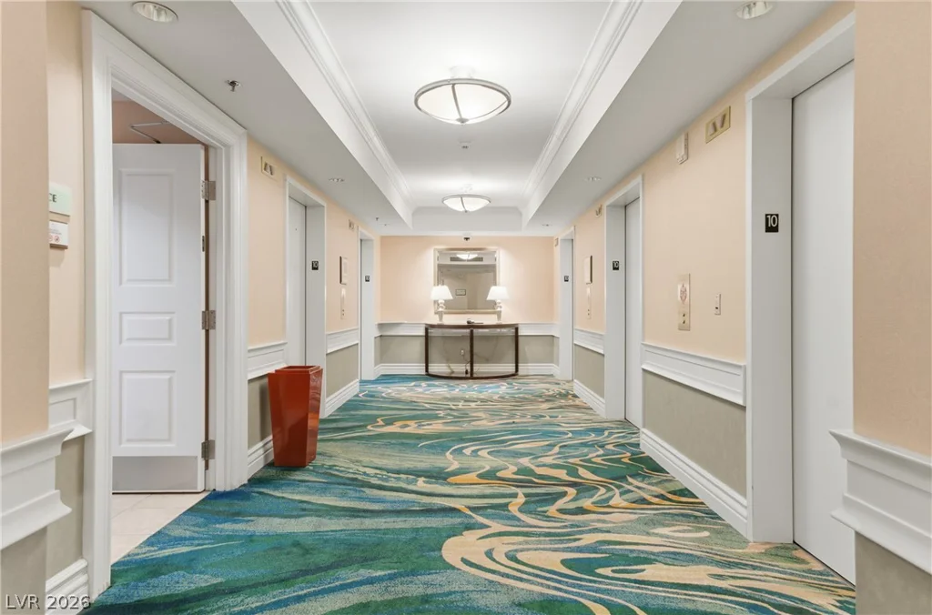 145 Harmon, Las Vegas, NV 89109