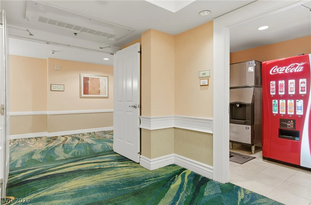 145 Harmon, Las Vegas, NV 89109