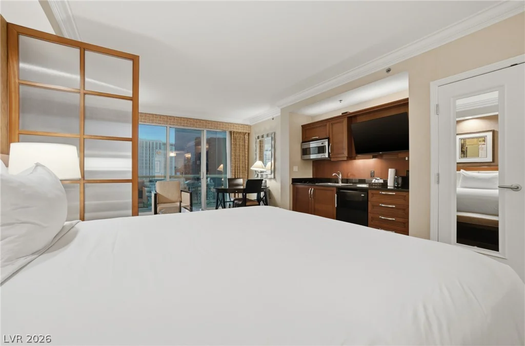 145 Harmon, Las Vegas, NV 89109