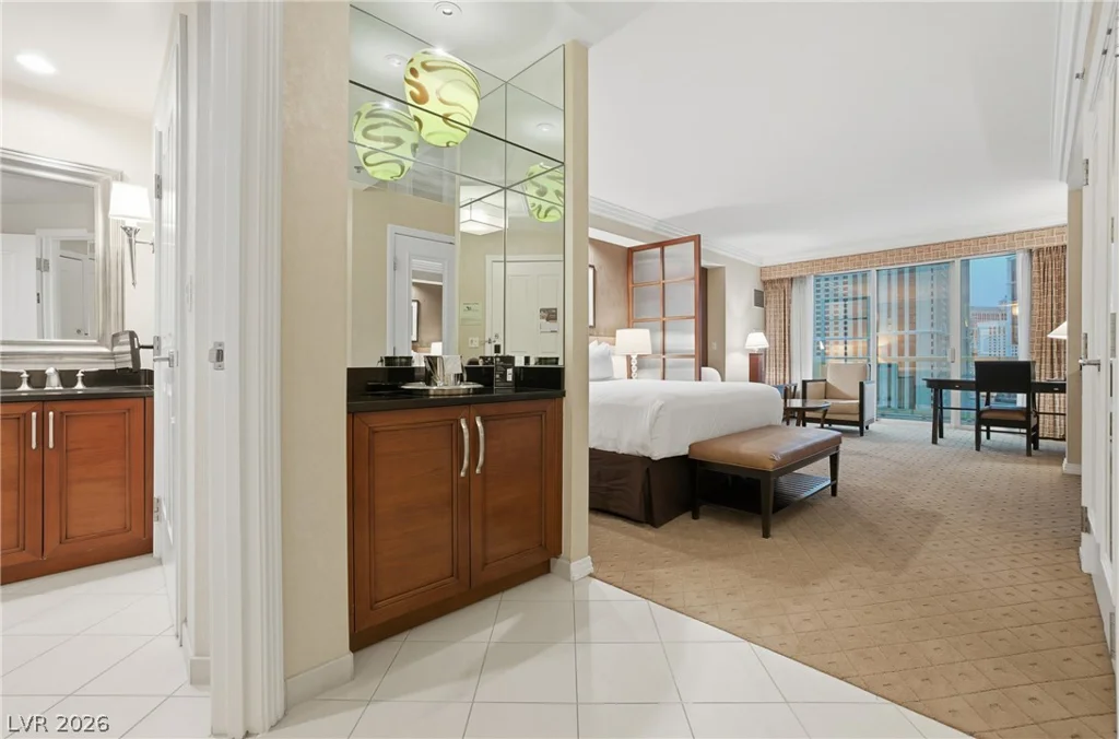 145 Harmon, Las Vegas, NV 89109