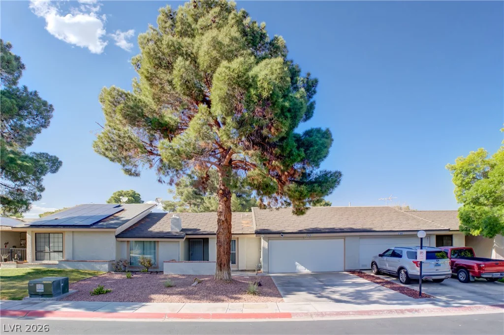 5620 Roseridge, Las Vegas, NV 89107