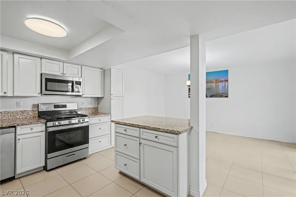 5620 Roseridge, Las Vegas, NV 89107