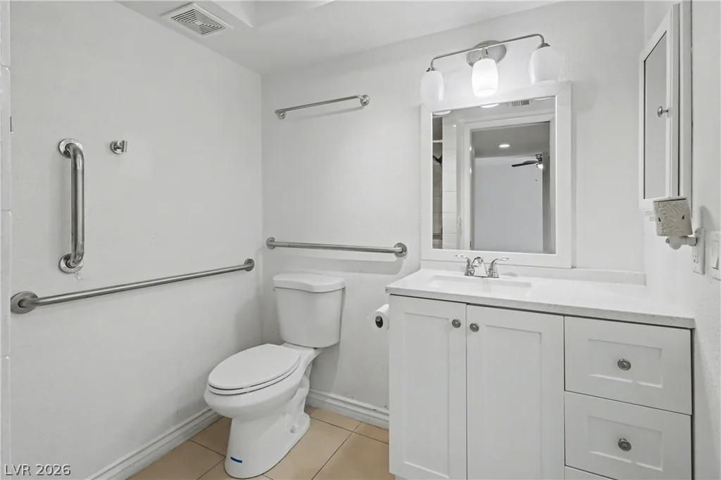 5620 Roseridge, Las Vegas, NV 89107
