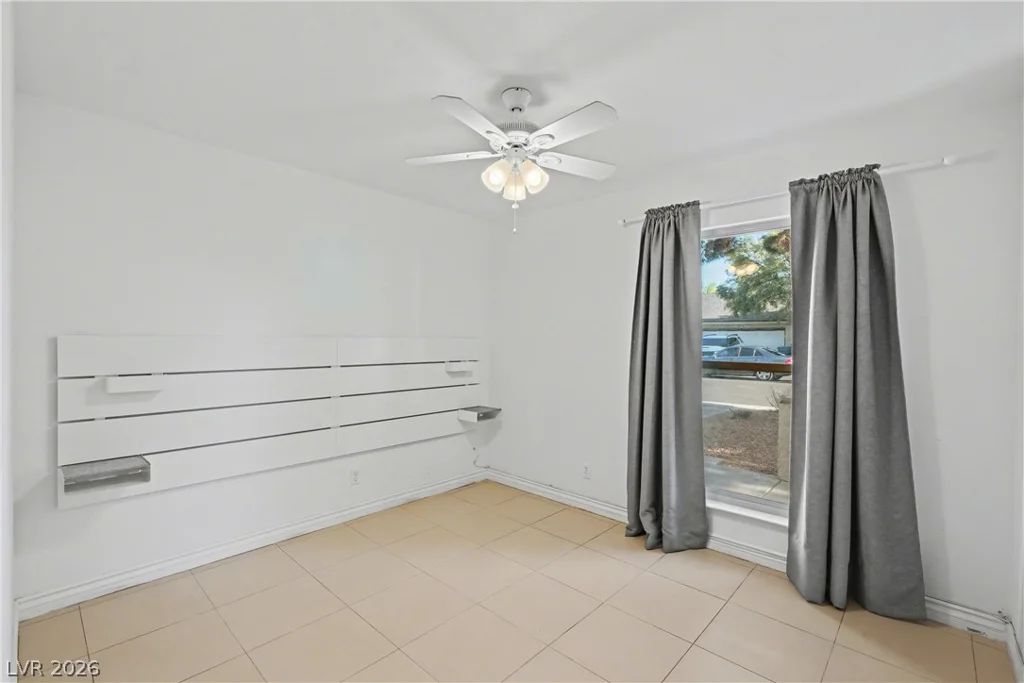 5620 Roseridge, Las Vegas, NV 89107