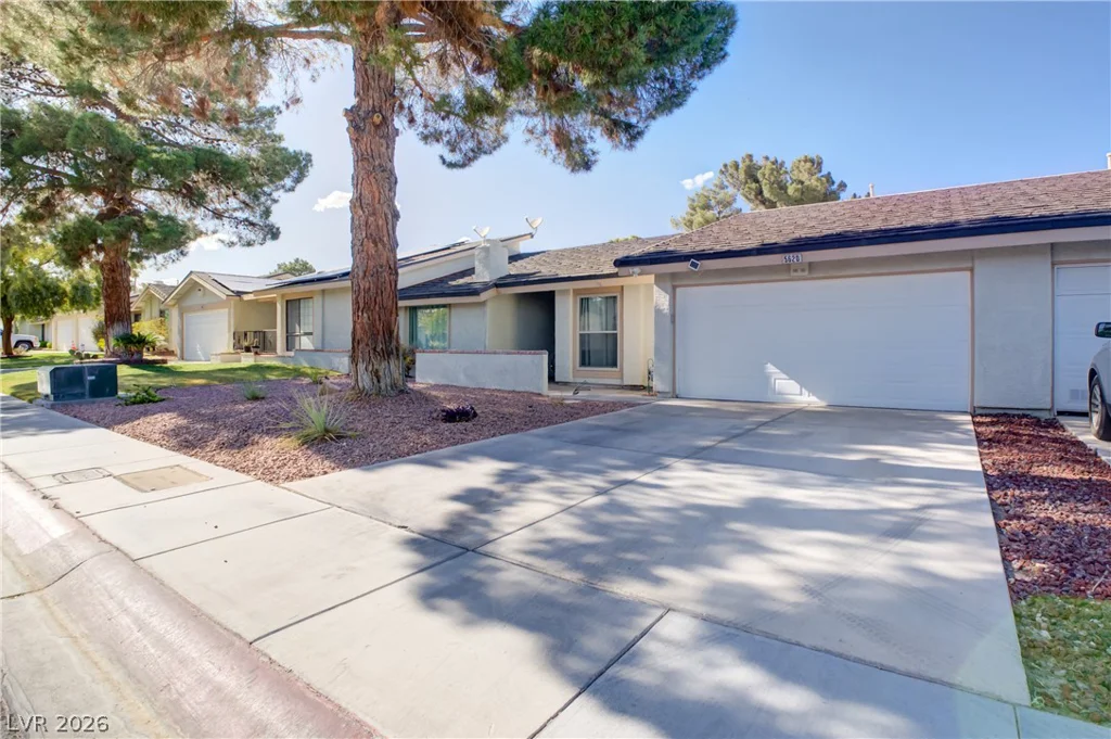 5620 Roseridge, Las Vegas, NV 89107