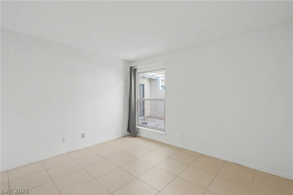 5620 Roseridge, Las Vegas, NV 89107