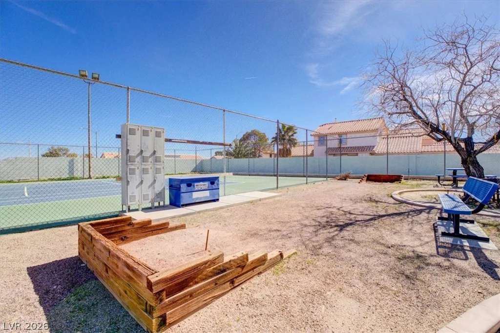 5620 Roseridge, Las Vegas, NV 89107