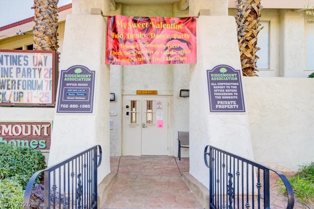 5620 Roseridge, Las Vegas, NV 89107
