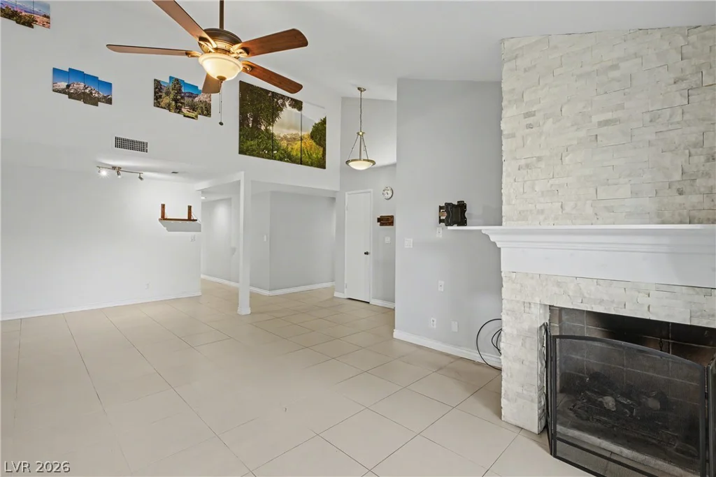 5620 Roseridge, Las Vegas, NV 89107
