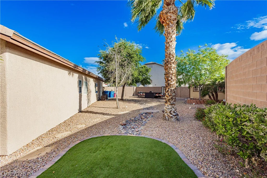 8932 Mannix, Las Vegas, NV 89143