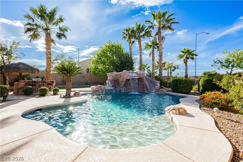 8932 Mannix, Las Vegas, NV 89143