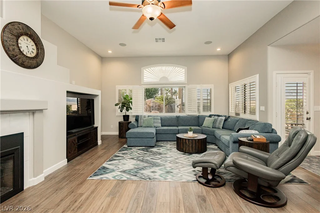 8932 Mannix, Las Vegas, NV 89143