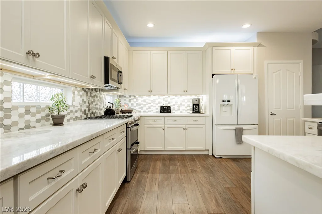 8932 Mannix, Las Vegas, NV 89143