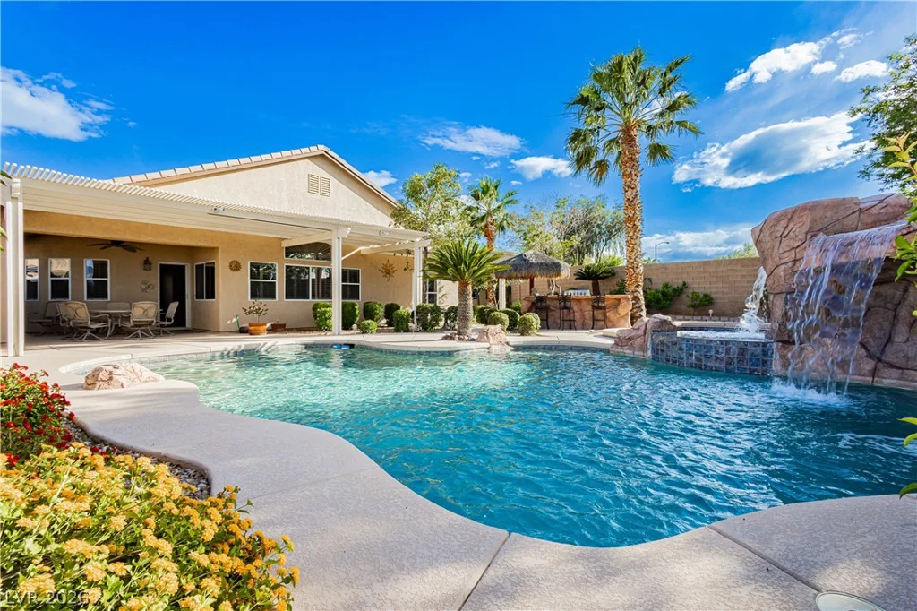 8932 Mannix, Las Vegas, NV 89143