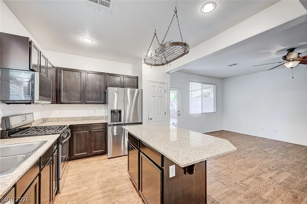 10837 Hunters Green, Las Vegas, NV 89166
