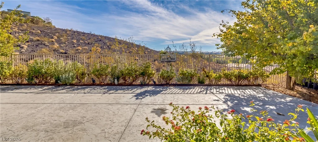 17 Glade Water, Henderson, NV 89052