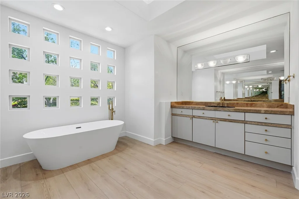8821 Greensboro, Las Vegas, NV 89134