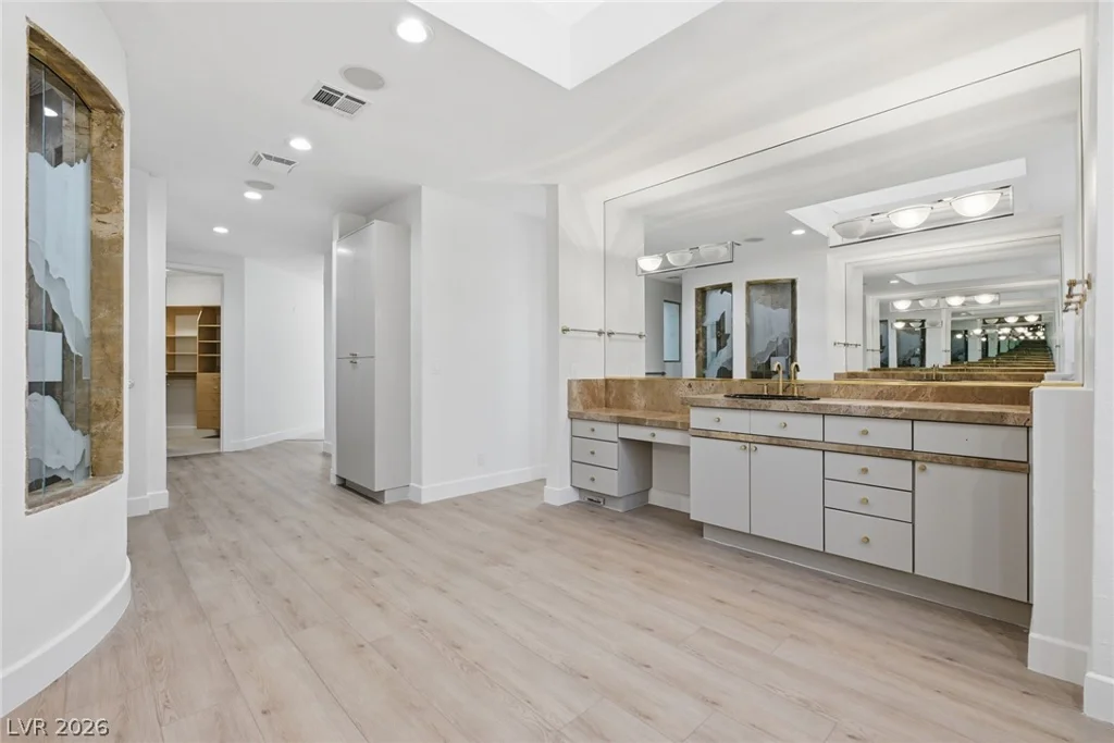 8821 Greensboro, Las Vegas, NV 89134