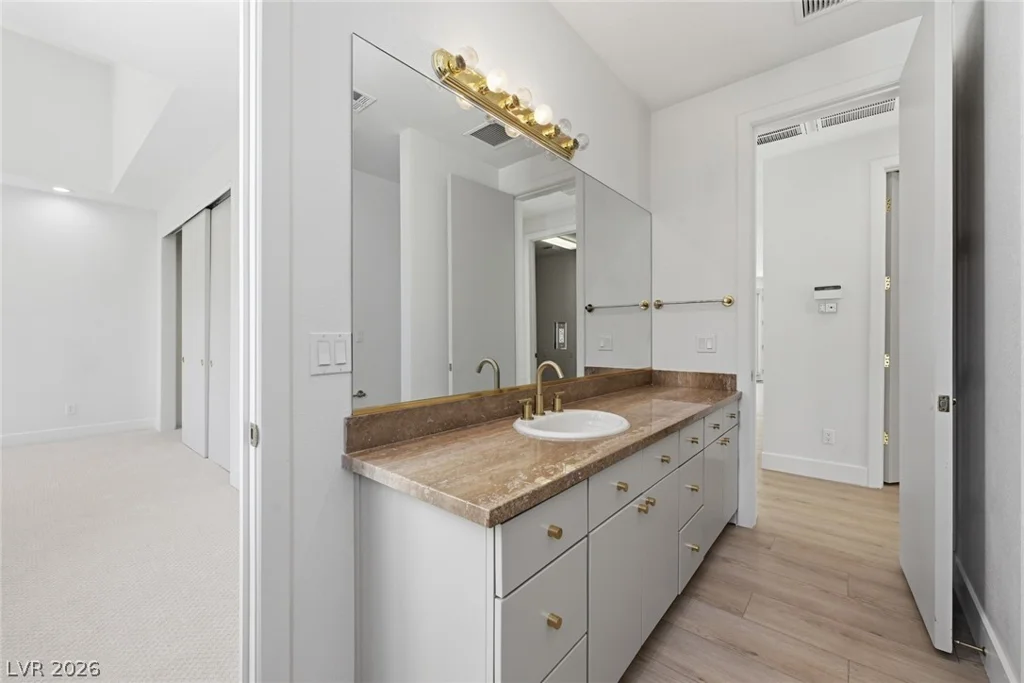 8821 Greensboro, Las Vegas, NV 89134