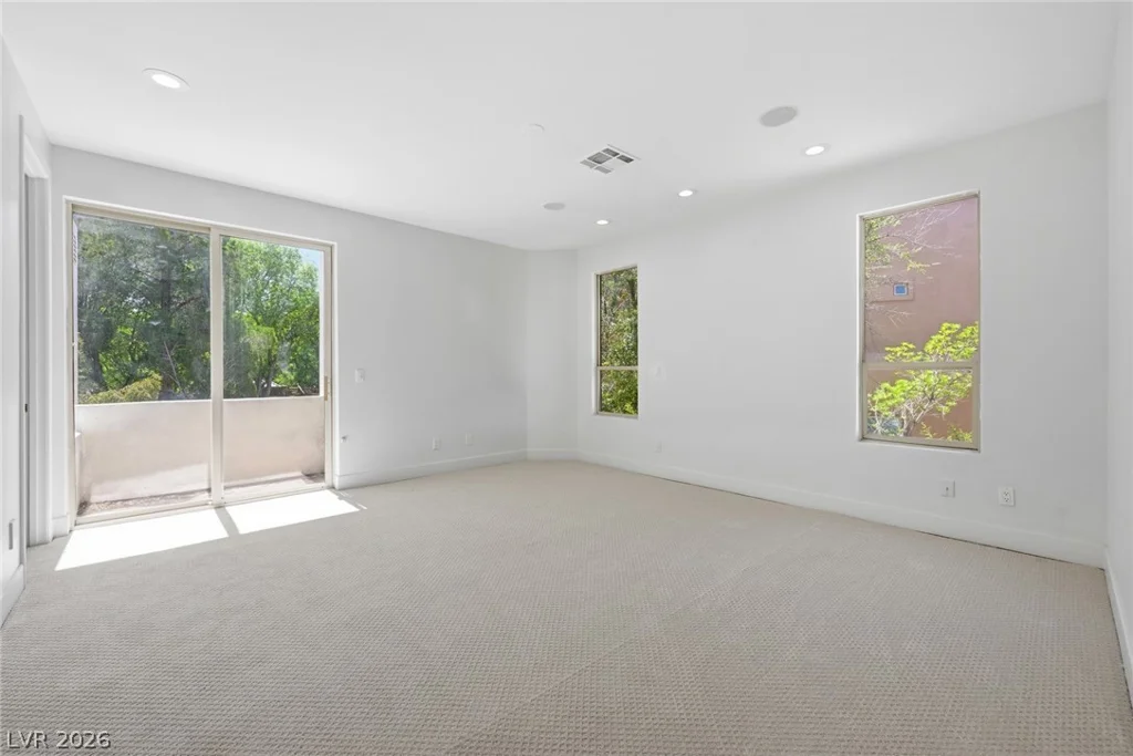 8821 Greensboro, Las Vegas, NV 89134