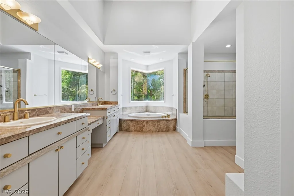 8821 Greensboro, Las Vegas, NV 89134