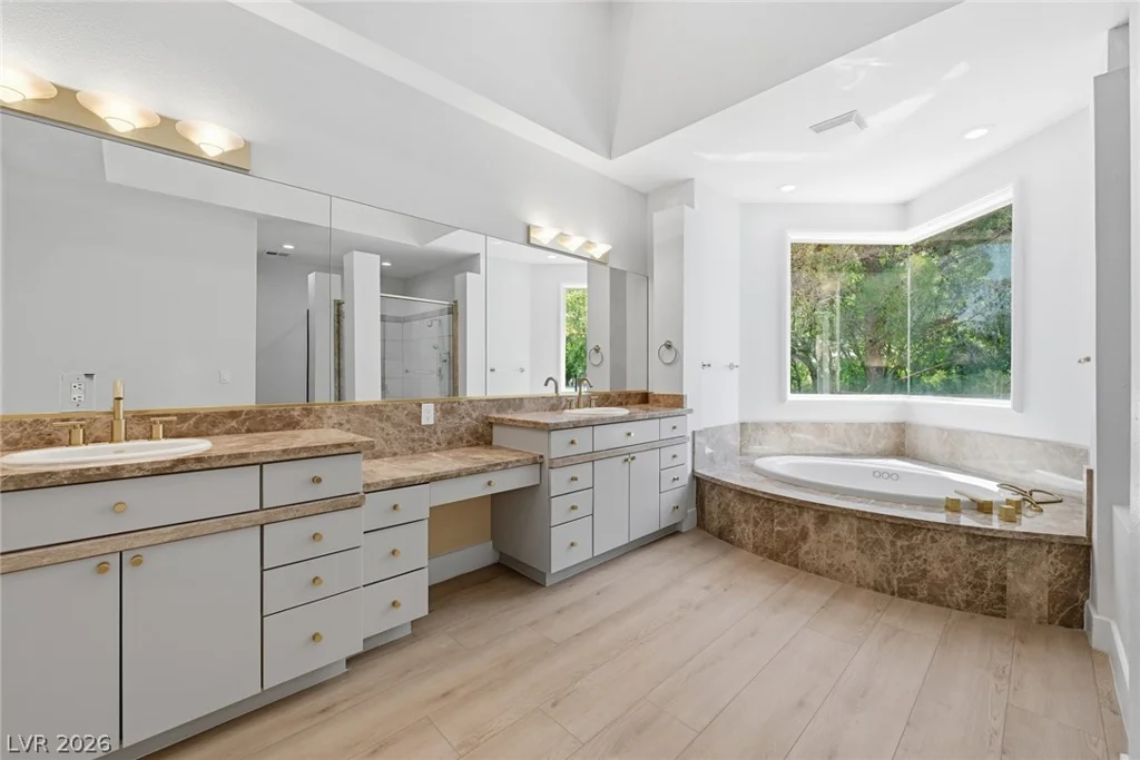 8821 Greensboro, Las Vegas, NV 89134