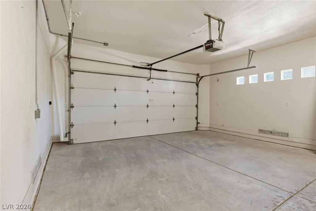 8821 Greensboro, Las Vegas, NV 89134