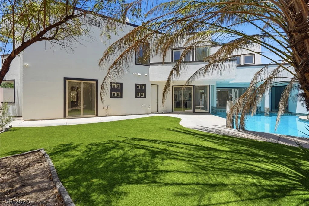 8821 Greensboro, Las Vegas, NV 89134