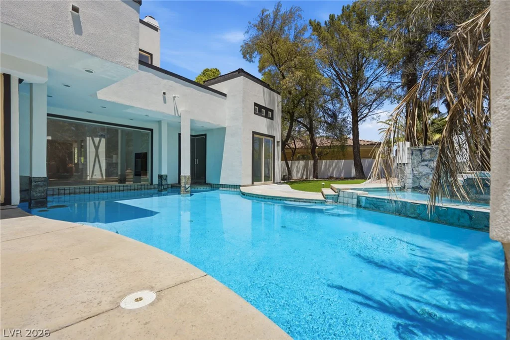 8821 Greensboro, Las Vegas, NV 89134