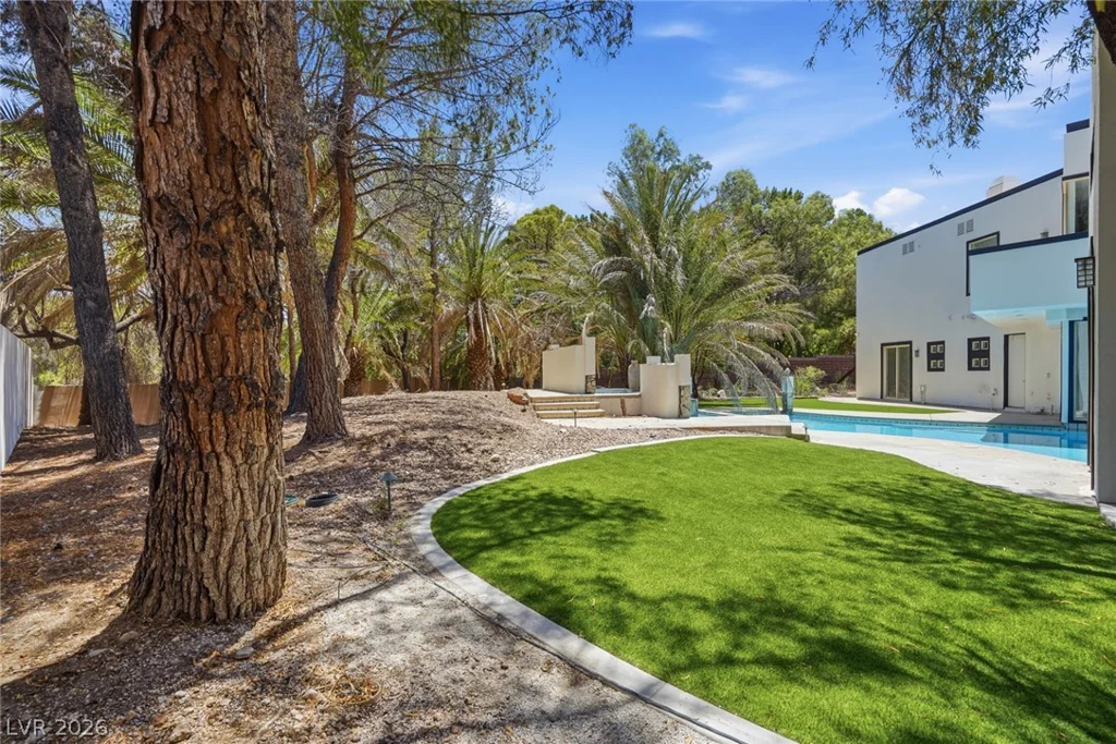 8821 Greensboro, Las Vegas, NV 89134