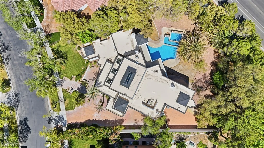 8821 Greensboro, Las Vegas, NV 89134