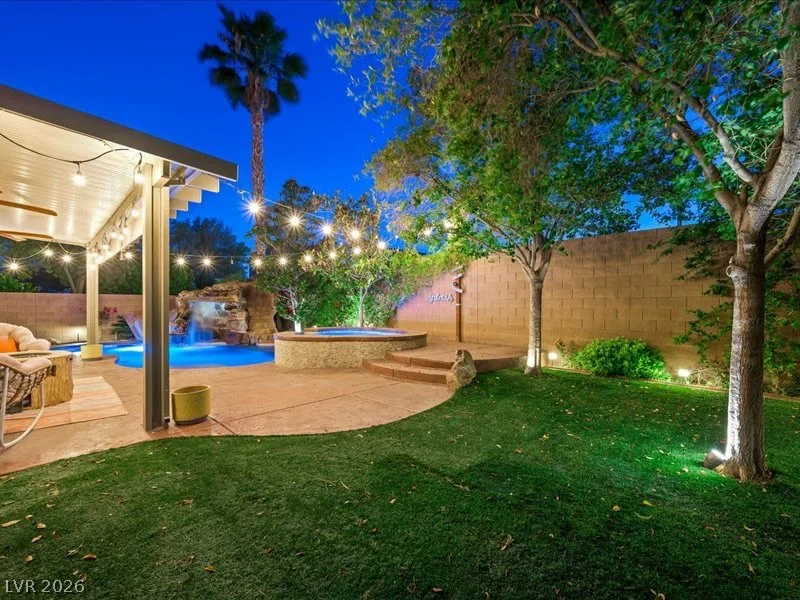 8033 Redbud Vine, North Las Vegas, NV 89085
